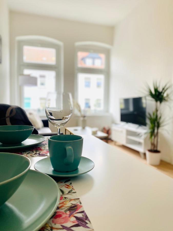 Stilvolles Apartment In Zentraler Lage - Smart-Tv, Queensize-Bett, Altbaustil, Kueche In City-Naehe Erfurt Ngoại thất bức ảnh