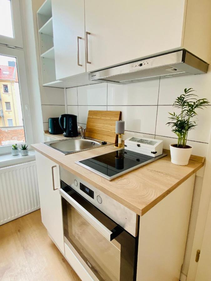 Stilvolles Apartment In Zentraler Lage - Smart-Tv, Queensize-Bett, Altbaustil, Kueche In City-Naehe Erfurt Ngoại thất bức ảnh