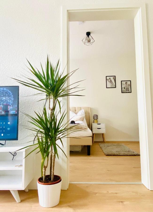 Stilvolles Apartment In Zentraler Lage - Smart-Tv, Queensize-Bett, Altbaustil, Kueche In City-Naehe Erfurt Ngoại thất bức ảnh